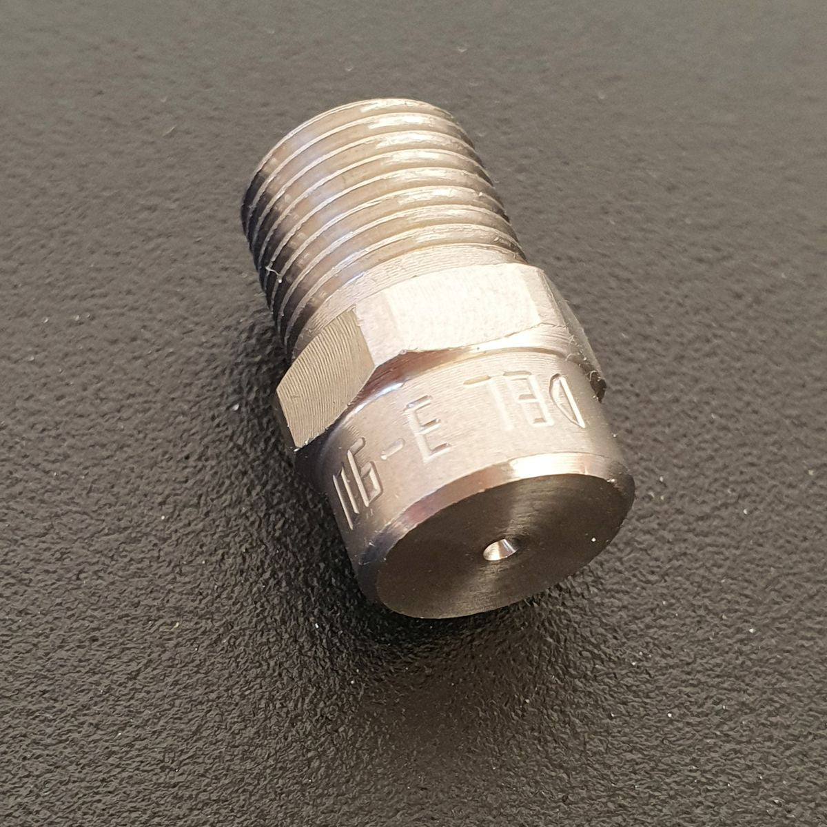 X-Series 6.5-9.0 oz Spray Nozzle-DBL #3-90